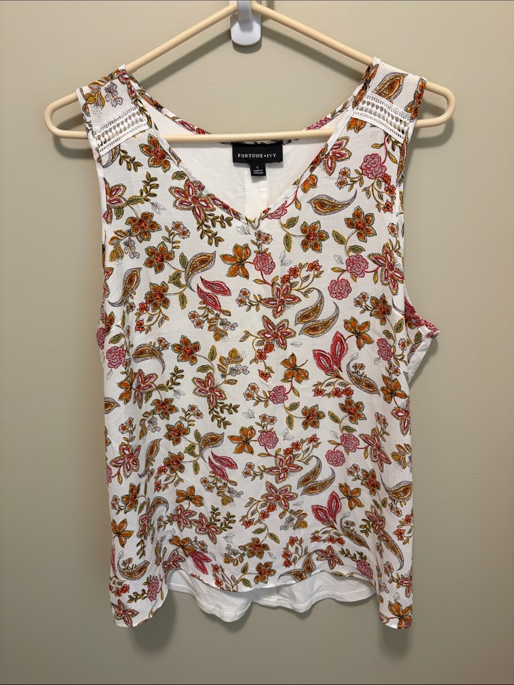 Fortune + Ivy White Floral V-Neck Tank Top
